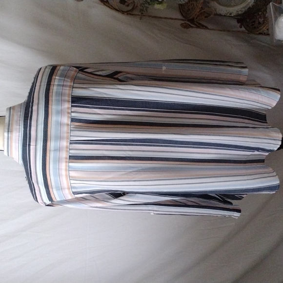 SOLEILLEE WOMEN LONG SLEEVE TOP - Picture 5 of 10